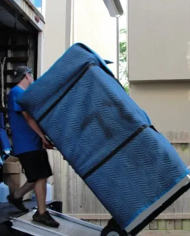 Bagażówka Gdynia, Przeprowadzki